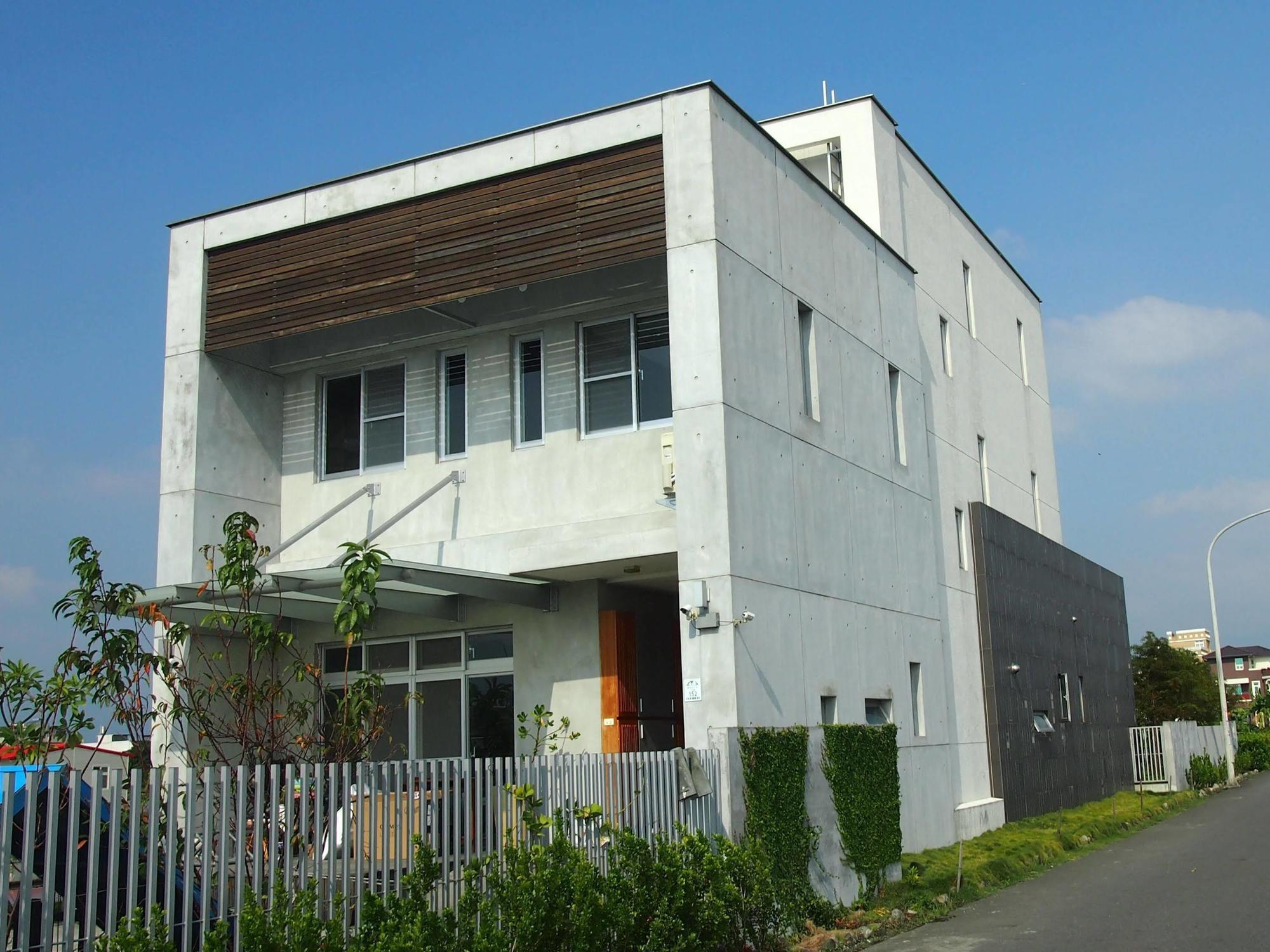 Outside Inn Luodong Bagian luar foto